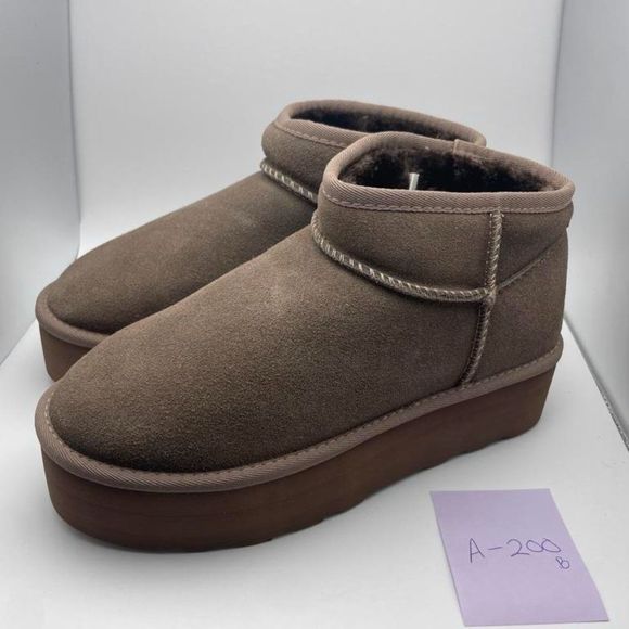 CUSHIONAIRE Women's COZY Genuine Suede pull on platform boot TAUPE 9.5W - Picture 2 of 6